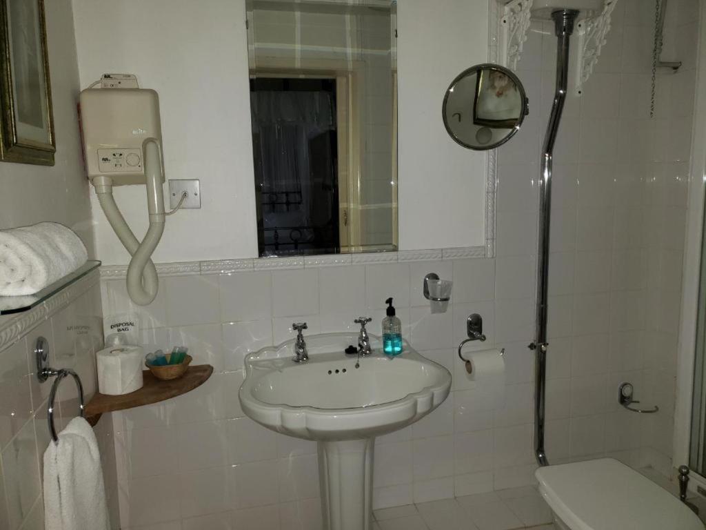 Abingplough House Bed & Breakfast Abingdon-on-Thames ภายนอก รูปภาพ